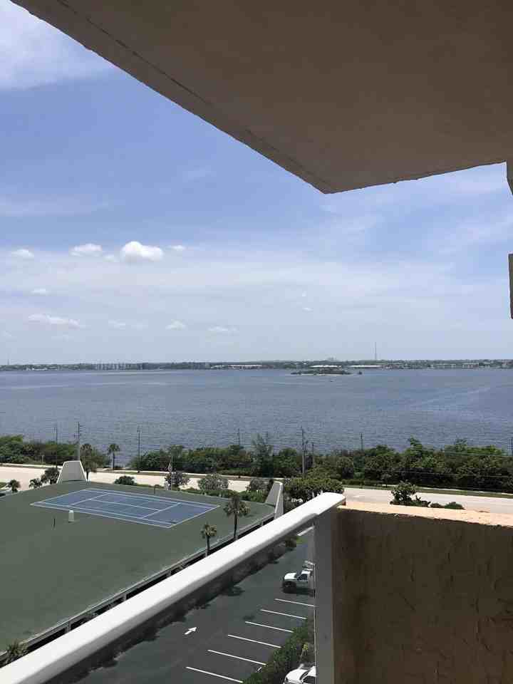 5440 N Ocean Dr #803 - Photo 2 of 32