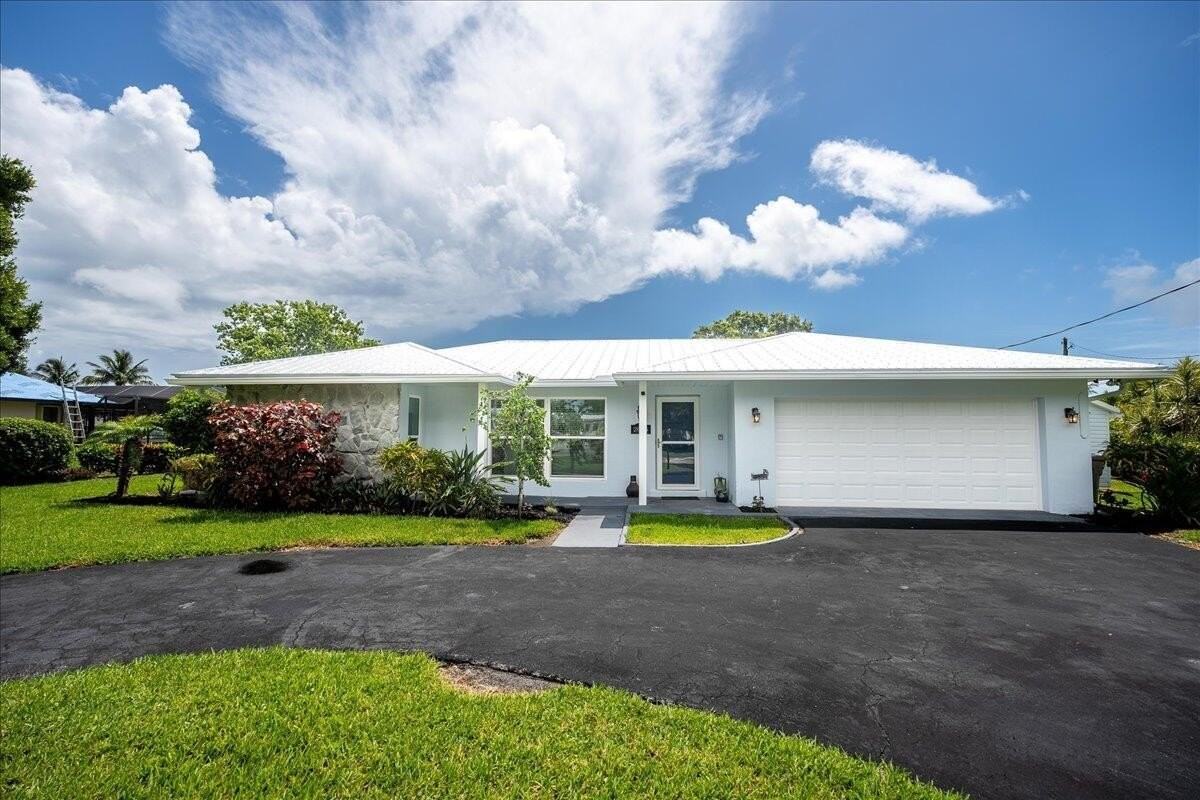 2066 5th Ct Se - Photo 2 of 20