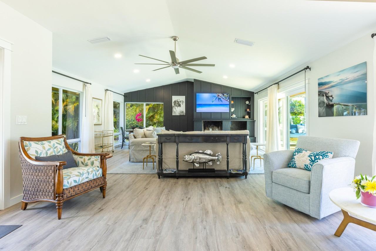 1967 Nw Palmetto Ter - Photo 2 of 27