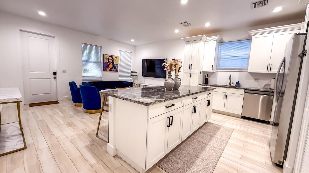 214 N C St - Photo 6 of 20