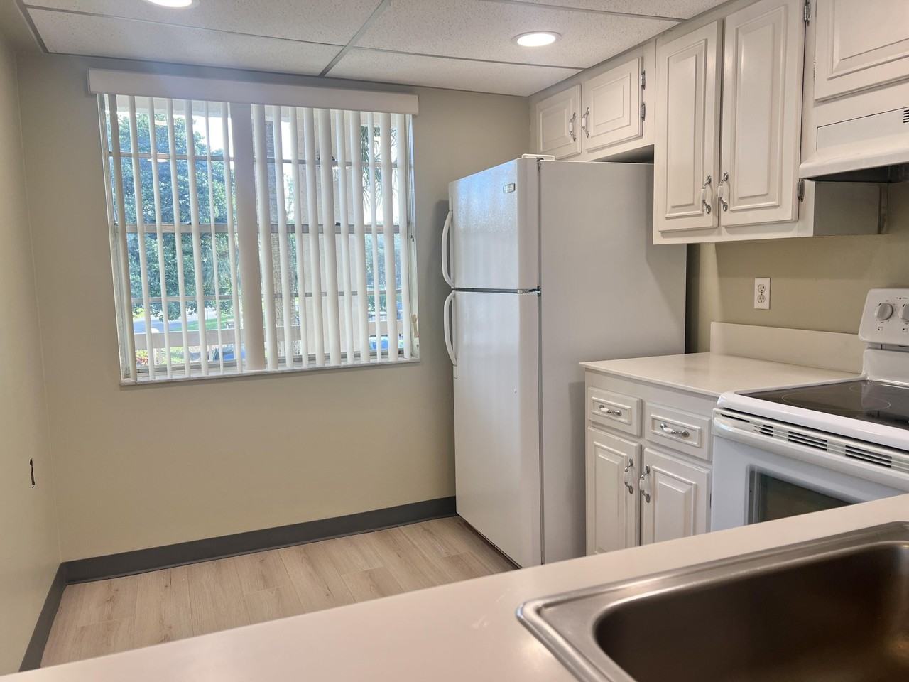 4501 Martinique Way #F2 - Photo 5 of 24