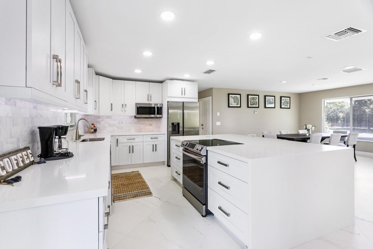 5200 Club Road - Photo 3 of 33