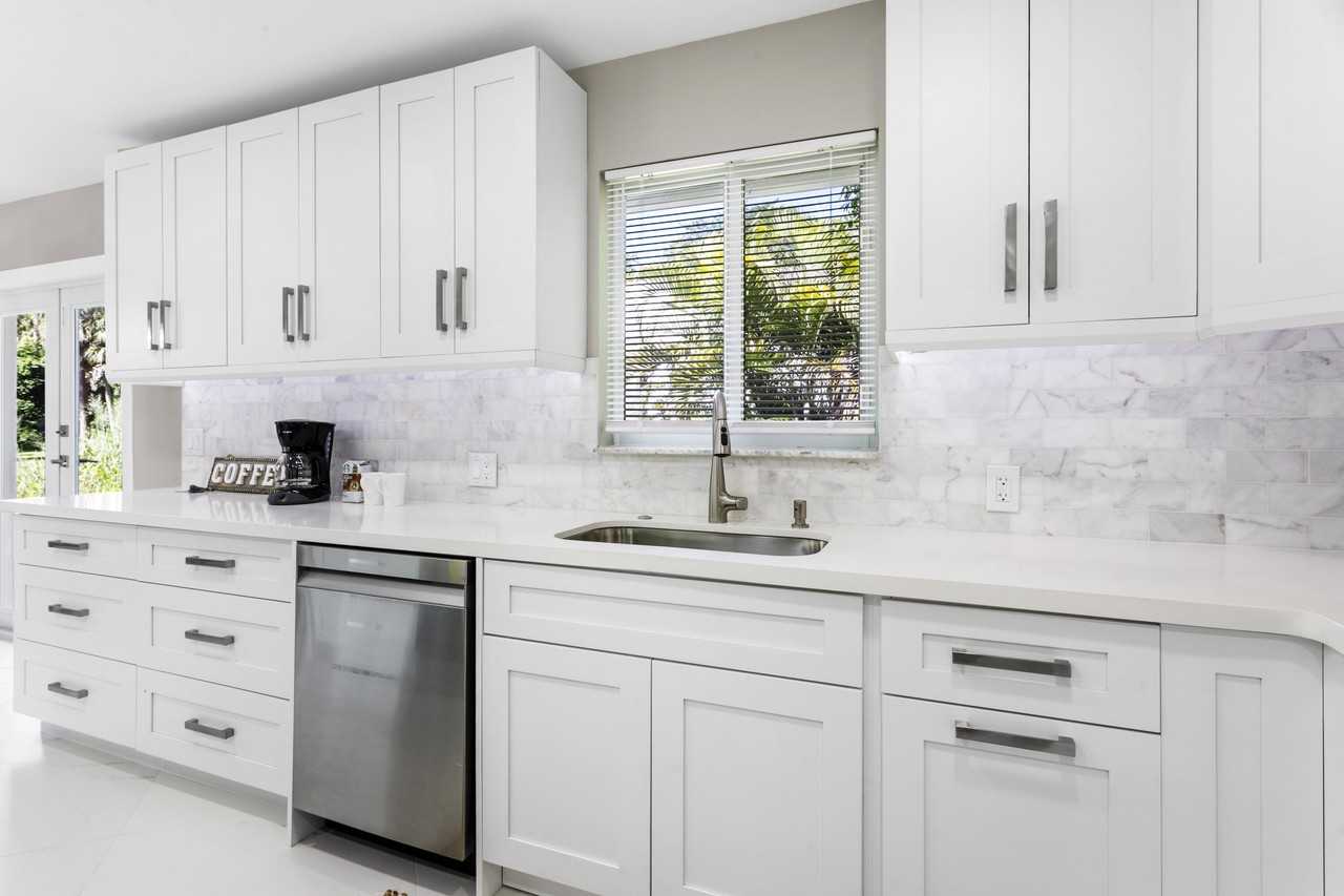 5200 Club Road - Photo 5 of 33