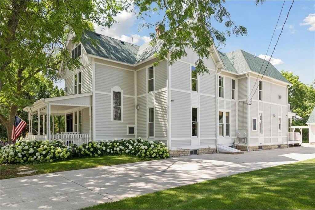 206 5th St S - Photo 5 of 50