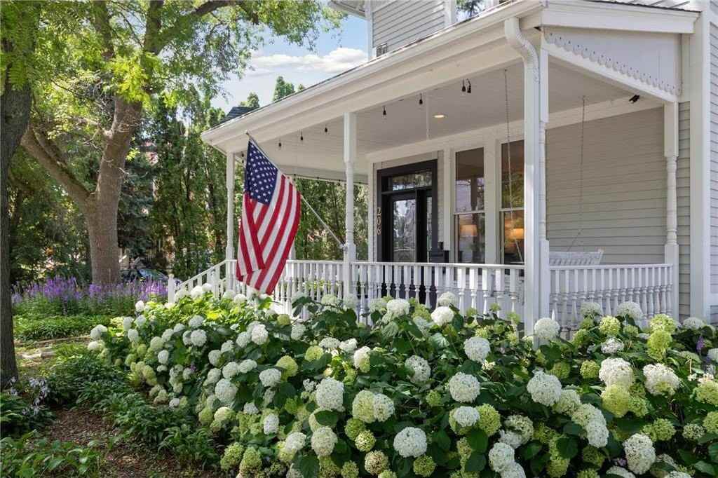 206 5th St S - Photo 6 of 50