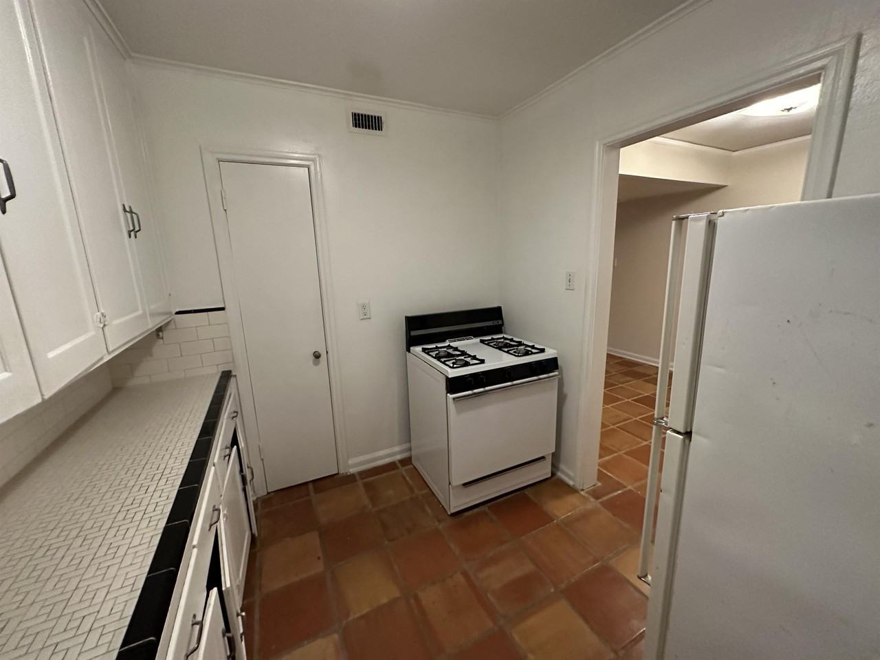 1928 North Blvd #02 - Photo 2 of 9