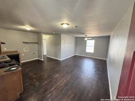 featured image of 830 W Hutchins Pl #11
