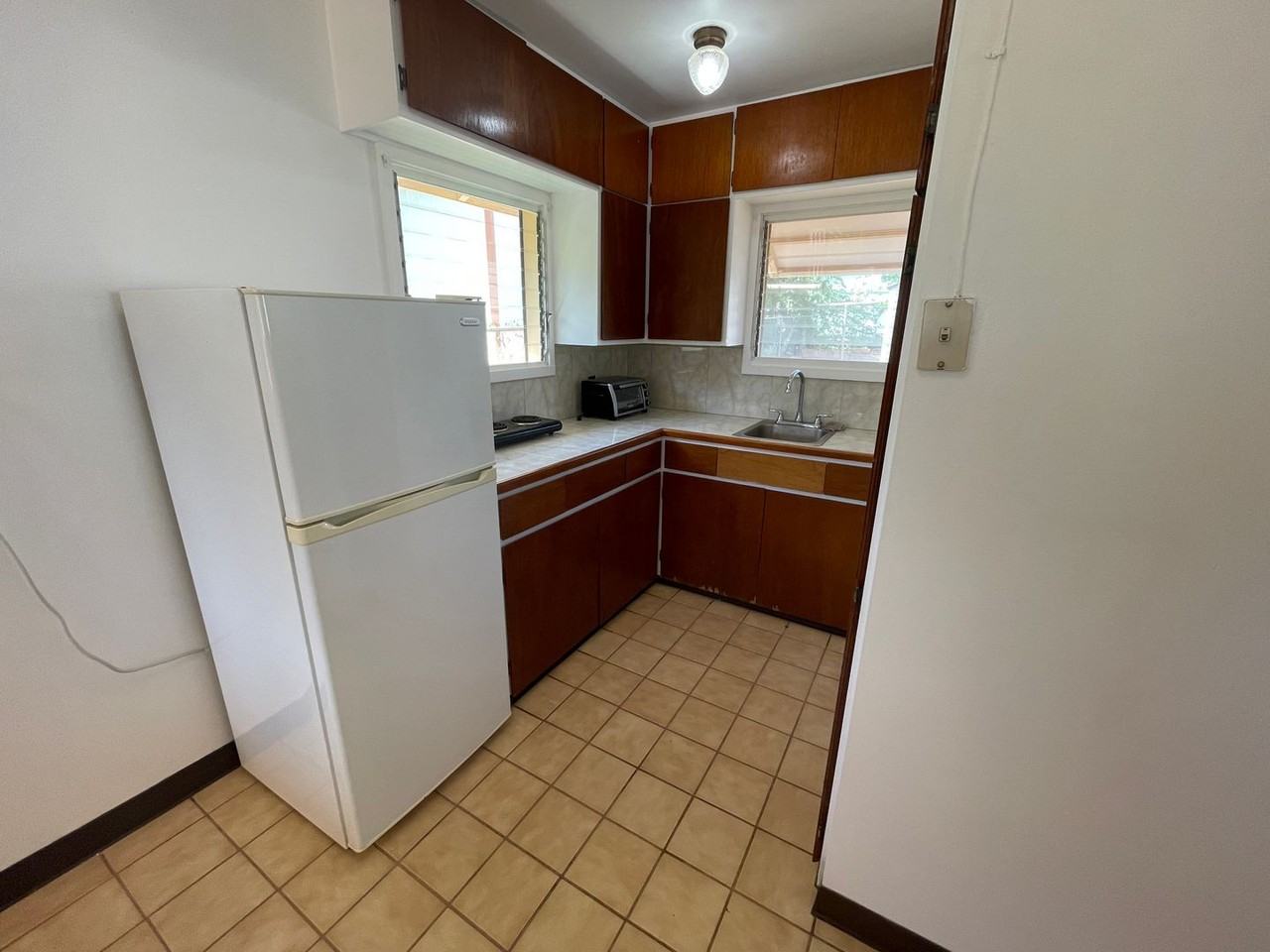 3944 Maunaloa Ave - Photo 2 of 10