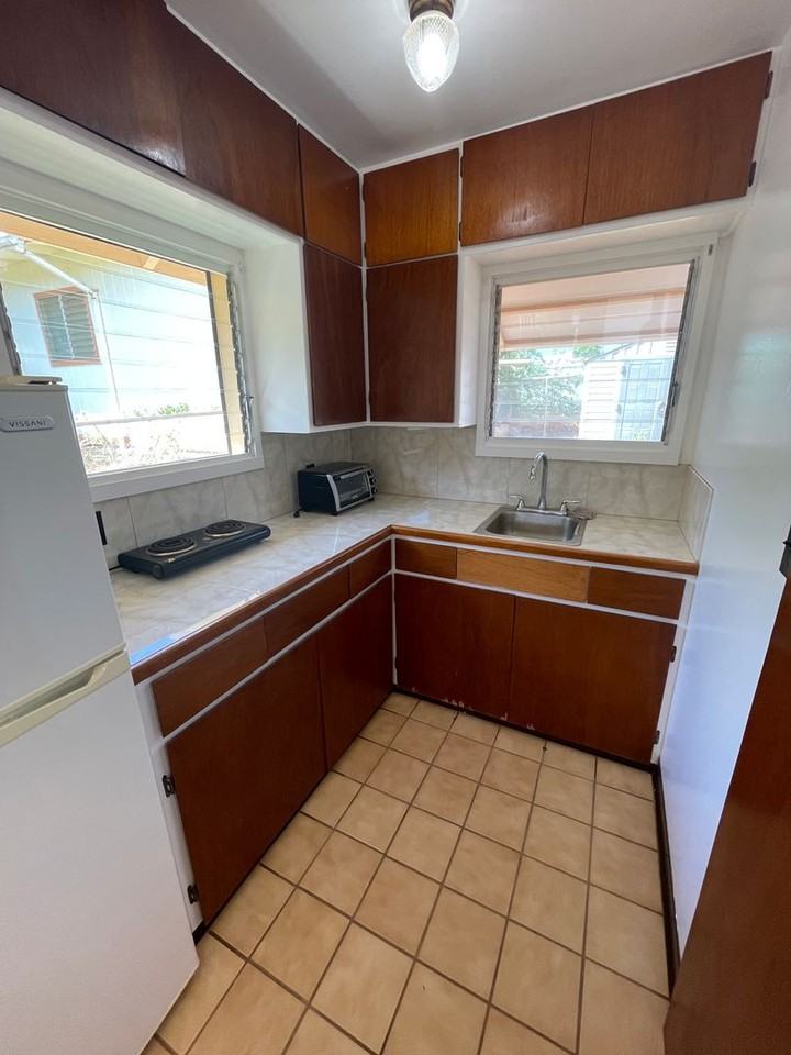 3944 Maunaloa Ave - Photo 3 of 10