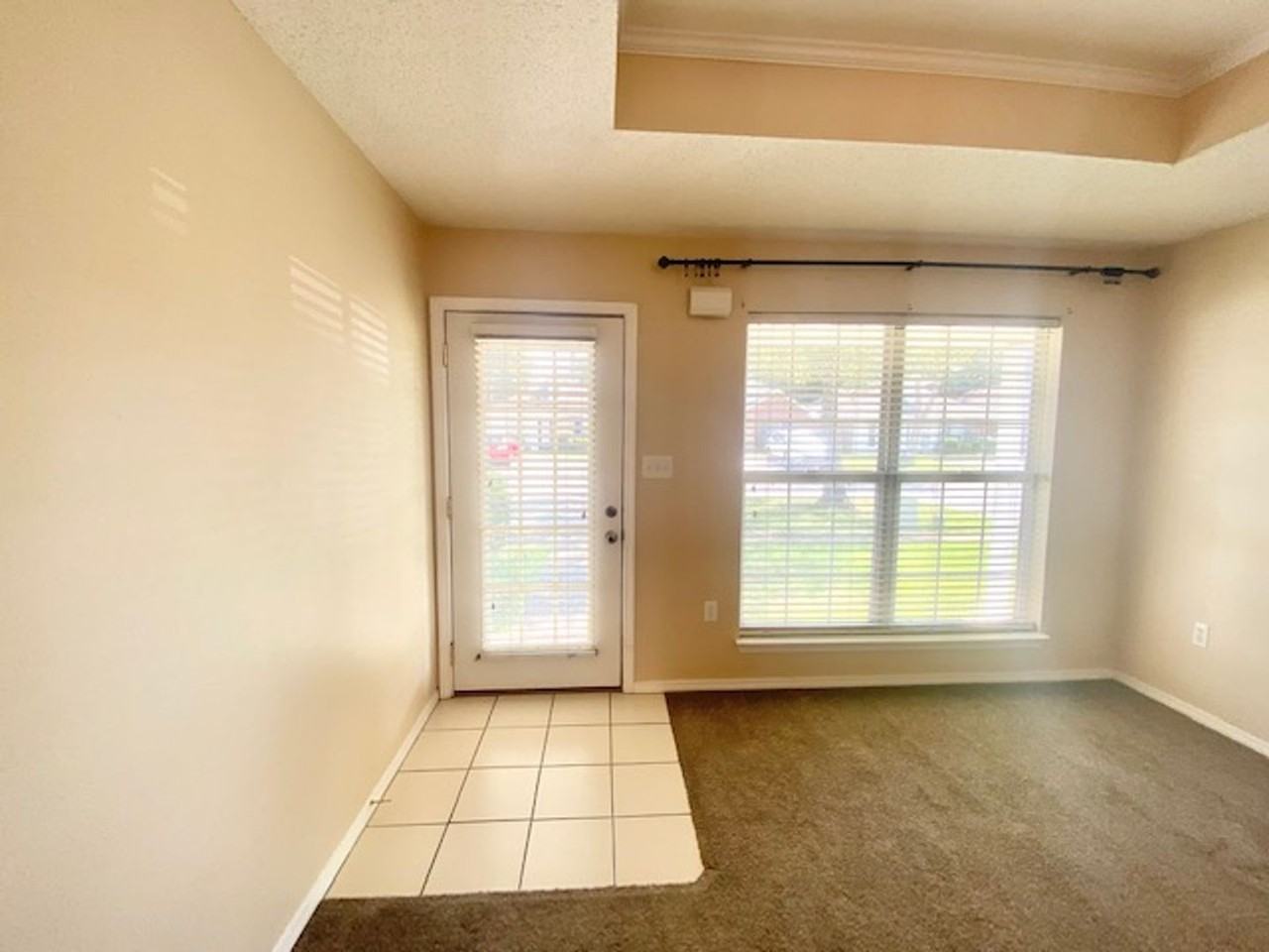 4557 Barrington Ln - Photo 3 of 18