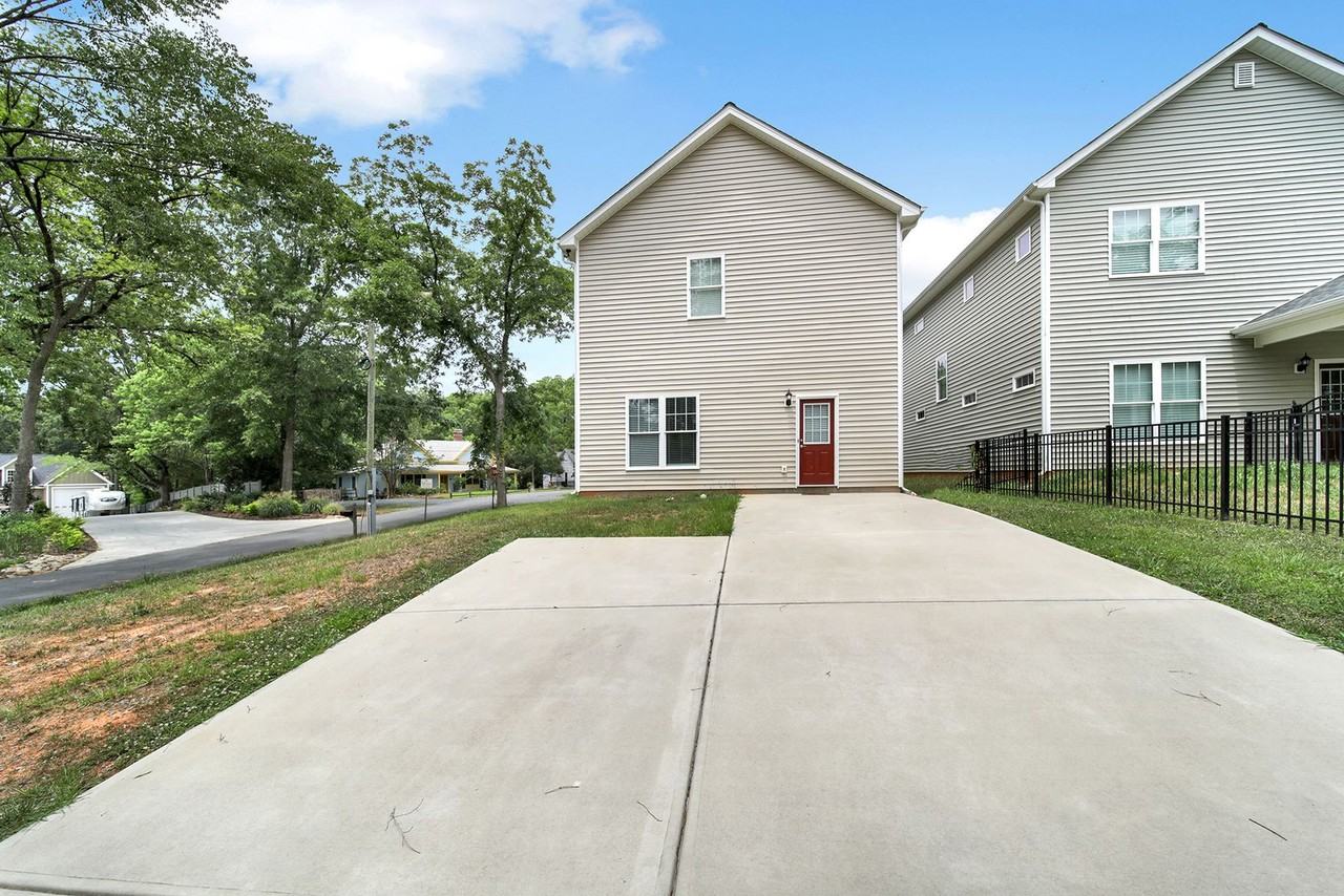 321 Mckibben St - Photo 2 of 30