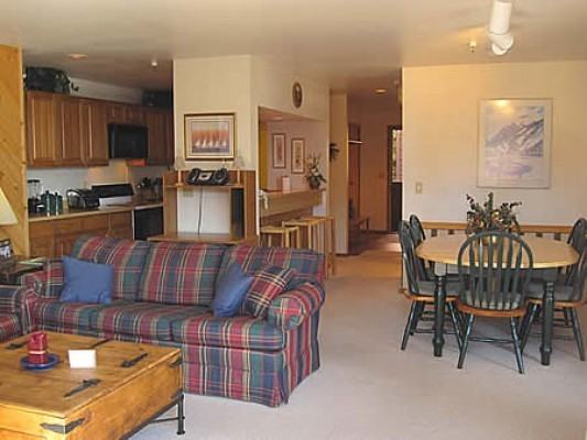 226 Marina Dr - Photo 2 of 17