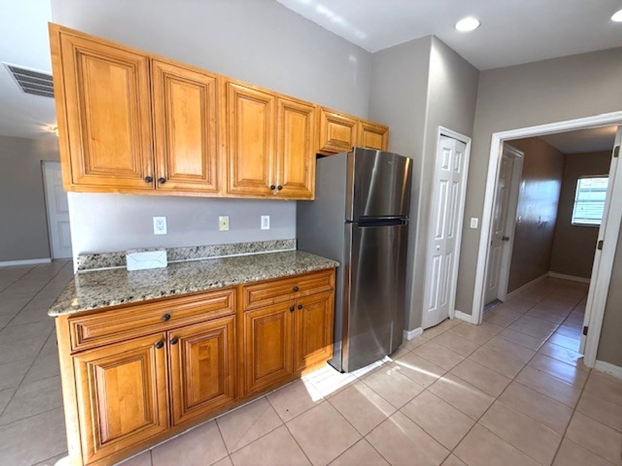 53 Denis Ave S - Photo 3 of 25