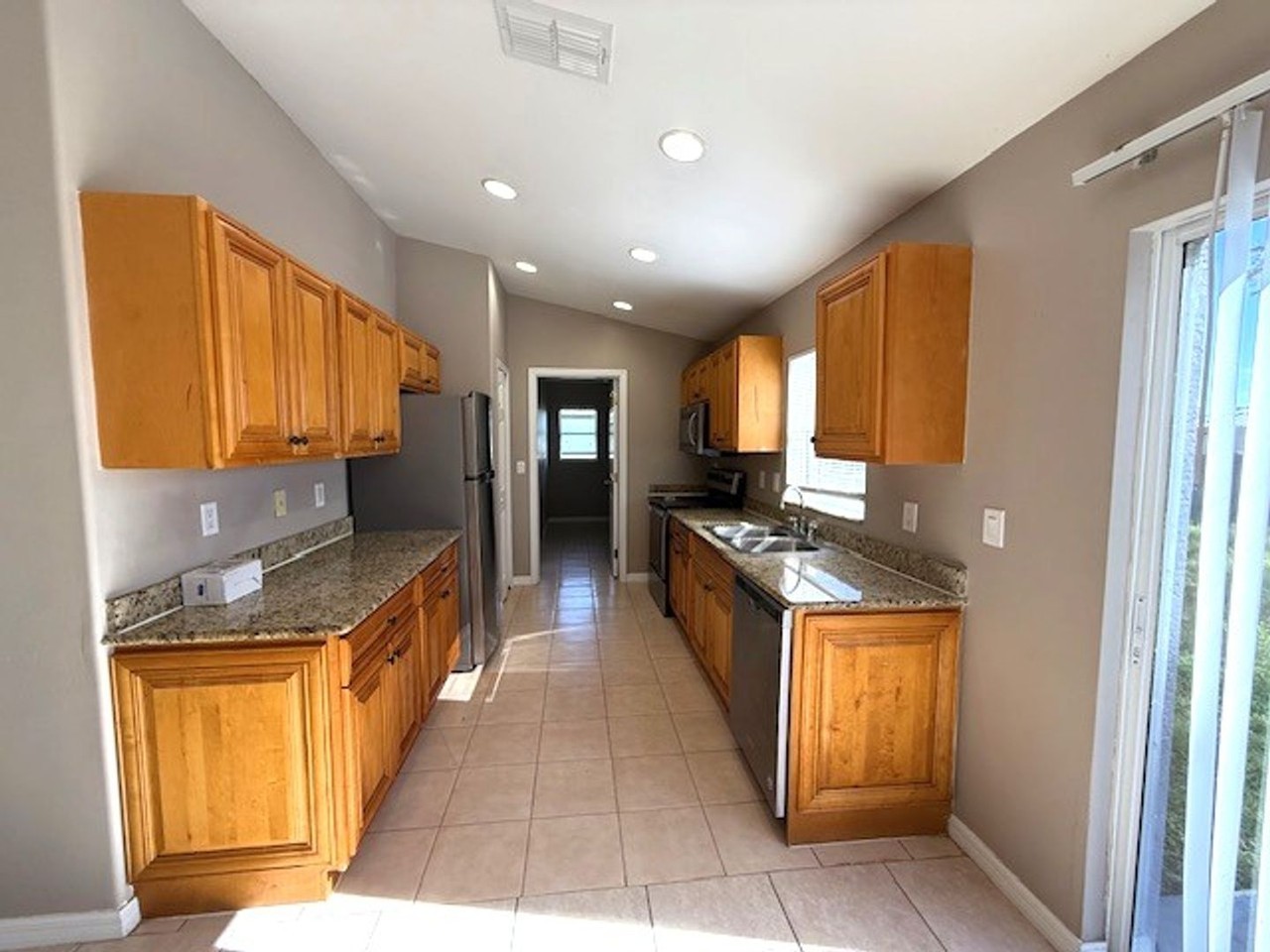 53 Denis Ave S - Photo 5 of 25
