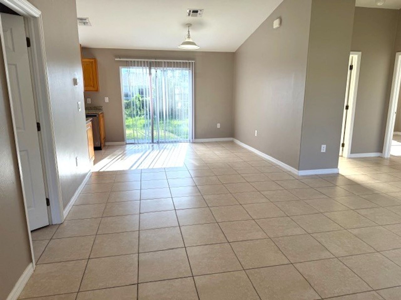 53 Denis Ave S - Photo 7 of 25