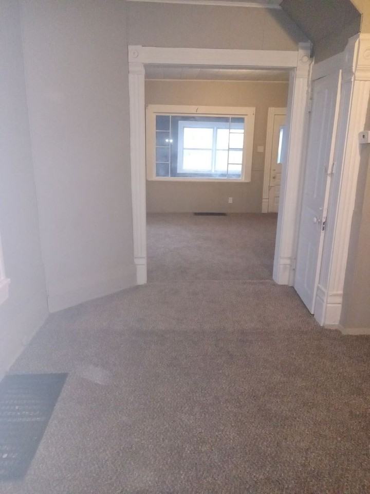 1104 5th Street Southwest - Photo 6 of 7