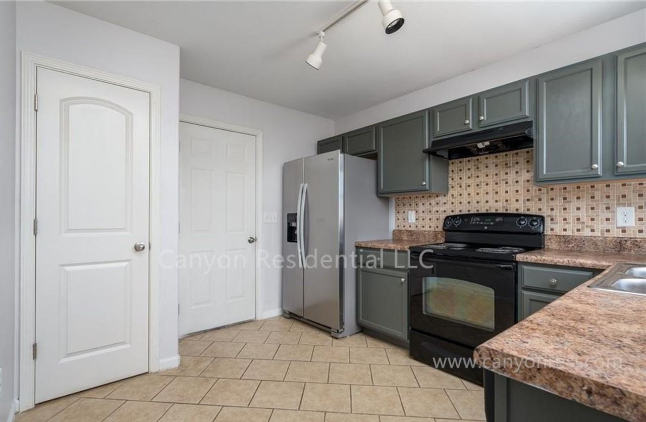 5209 Switchback Dr - Photo 3 of 11