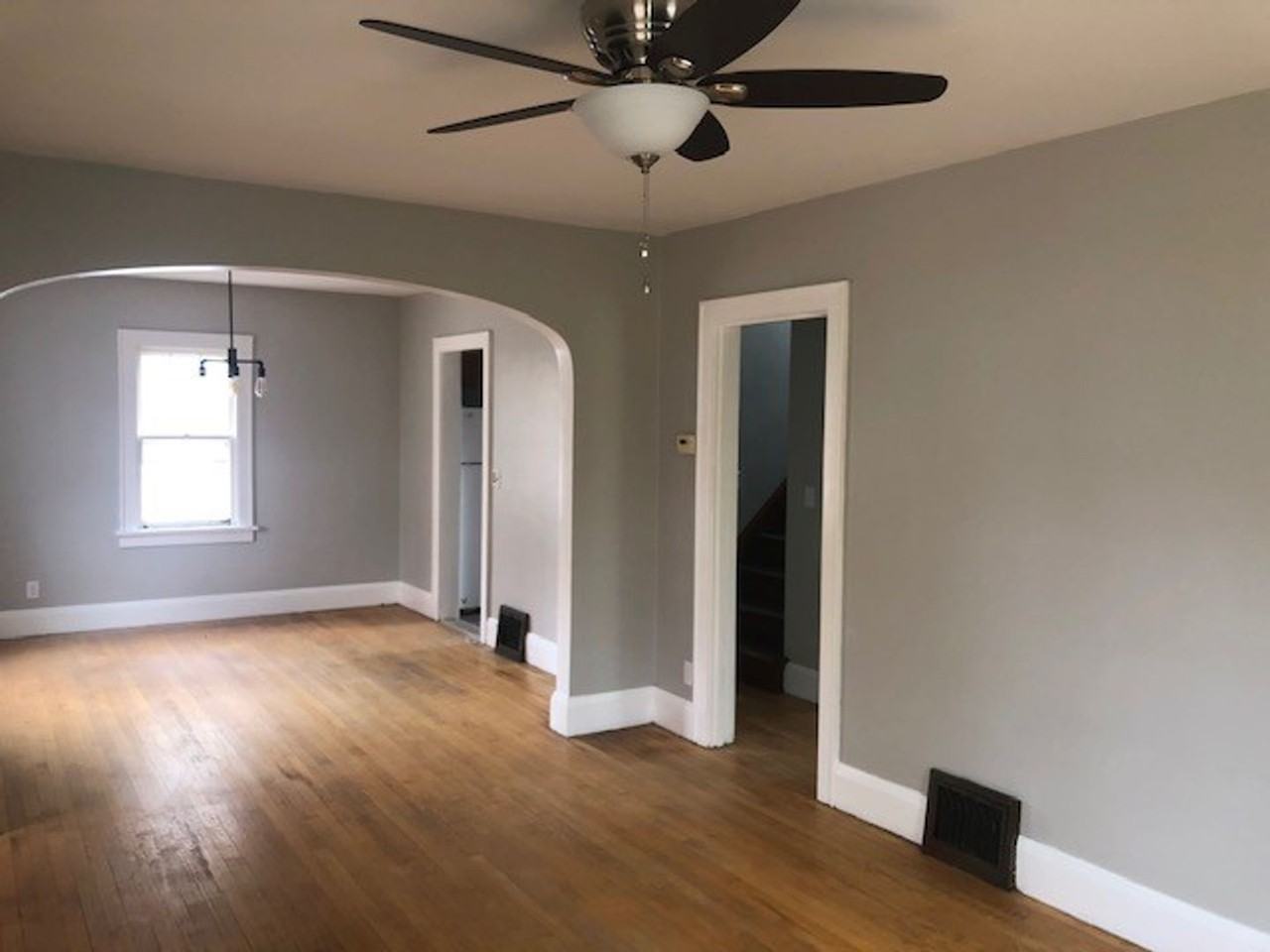 1621 Badger Ave - Photo 3 of 14