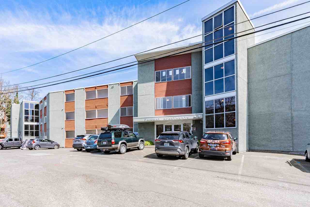 Fairway Apartments - Photo 3 of 11