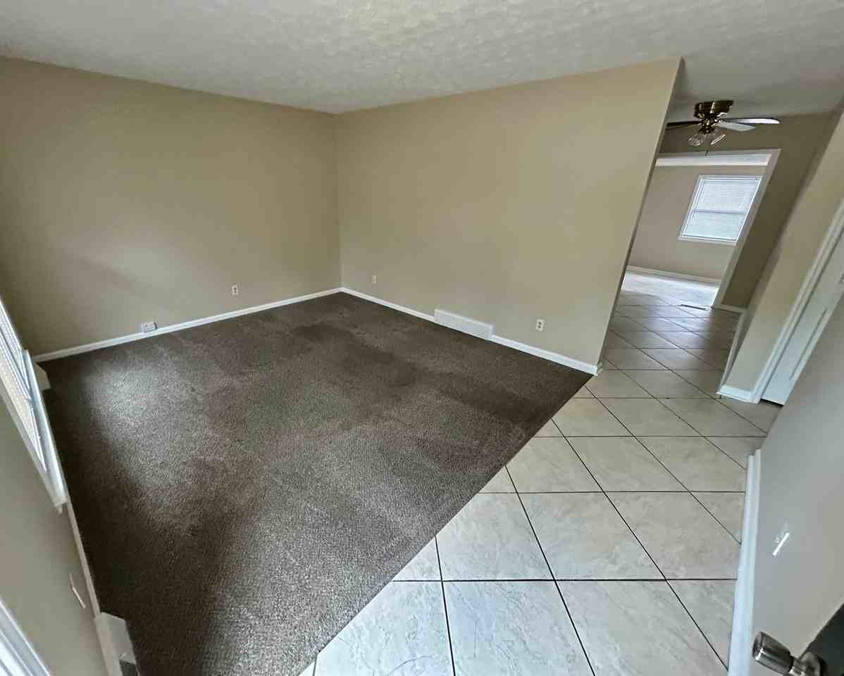 242 Quebec Way - Photo 2 of 34