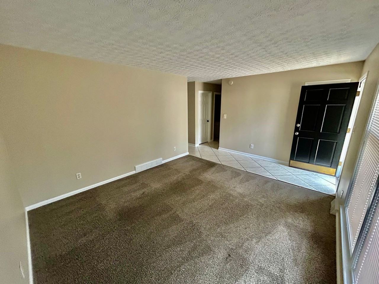 242 Quebec Way - Photo 3 of 34