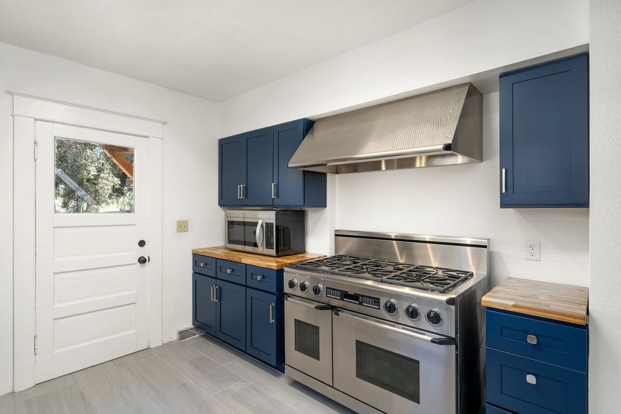 6843 Santa Lucia Rd - Photo 3 of 19