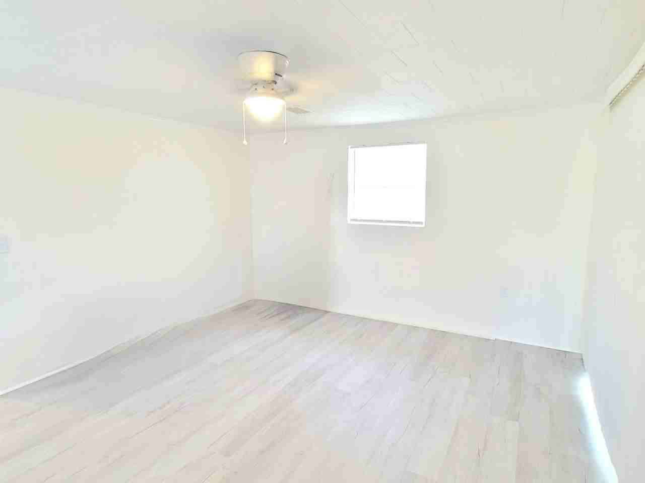 1235 Jenks Ave - Photo 7 of 21