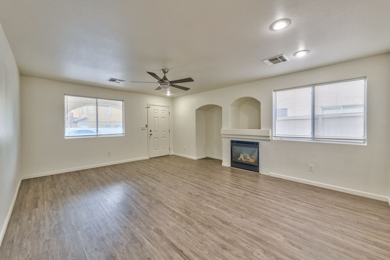 949 Medina De Leon Ave - Photo 4 of 20