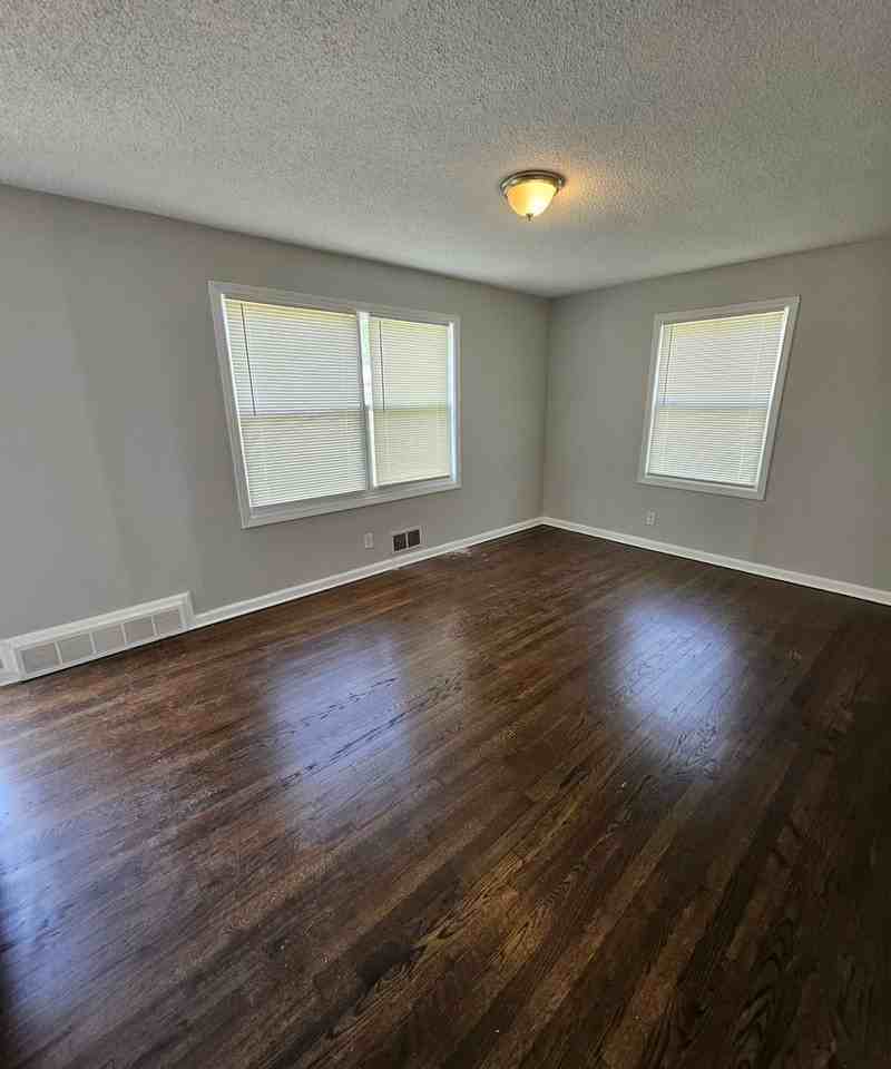 5051 Belmeade Rd - Photo 3 of 7