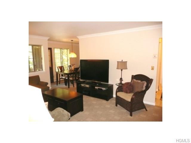 48 Foxwood Cir #48 - Photo 3 of 18