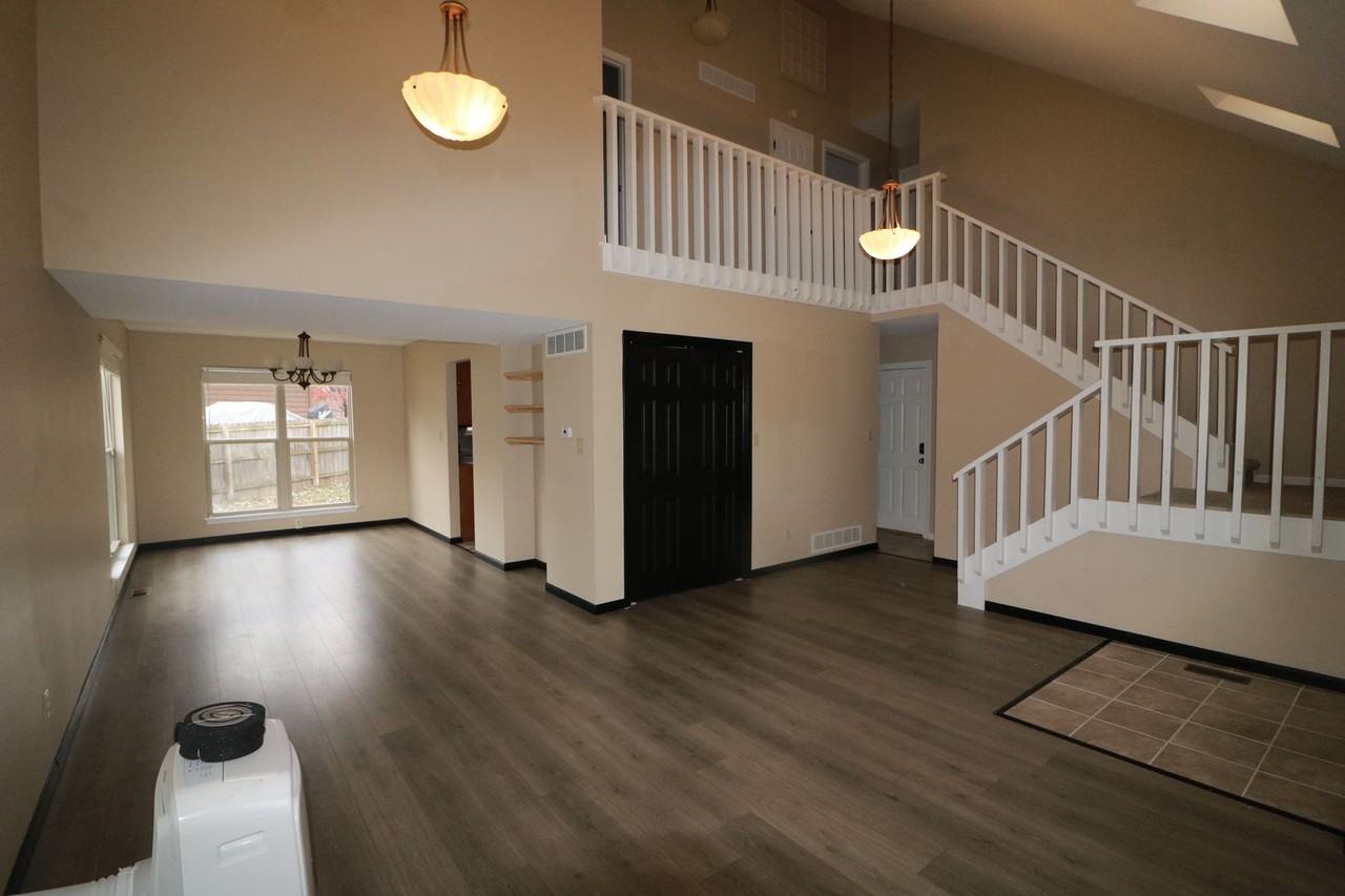 100 Notre Dame Cir - Photo 3 of 13