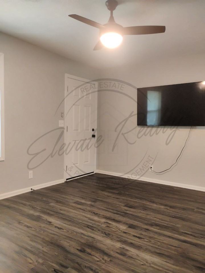 219 Bakertown Rd - Photo 7 of 20