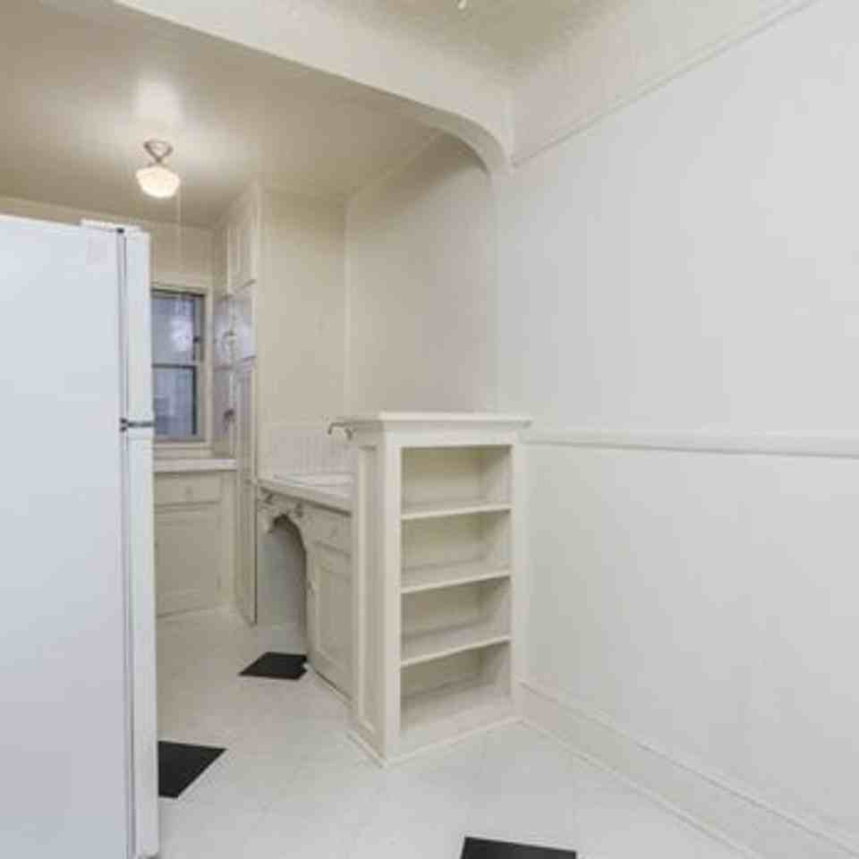 MAYFAIR APARTMENTS (MAYF01) - Photo 5 of 9