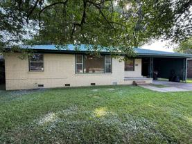 1104 S Gee St - Photo 1 of 1