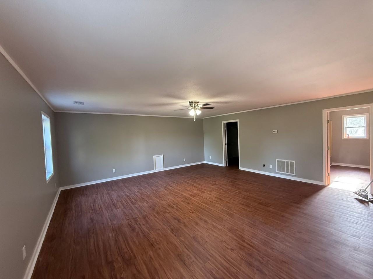 722 Kitchen St - Photo 6 of 20