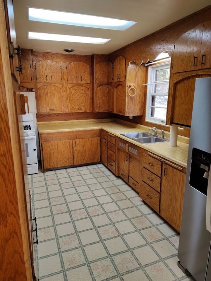 1812 Nw Dogwood St - Photo 4 of 10