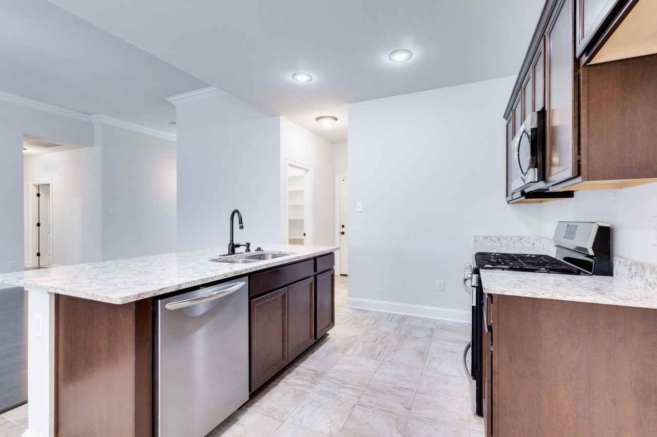 111 Bernay Ct - Photo 6 of 18