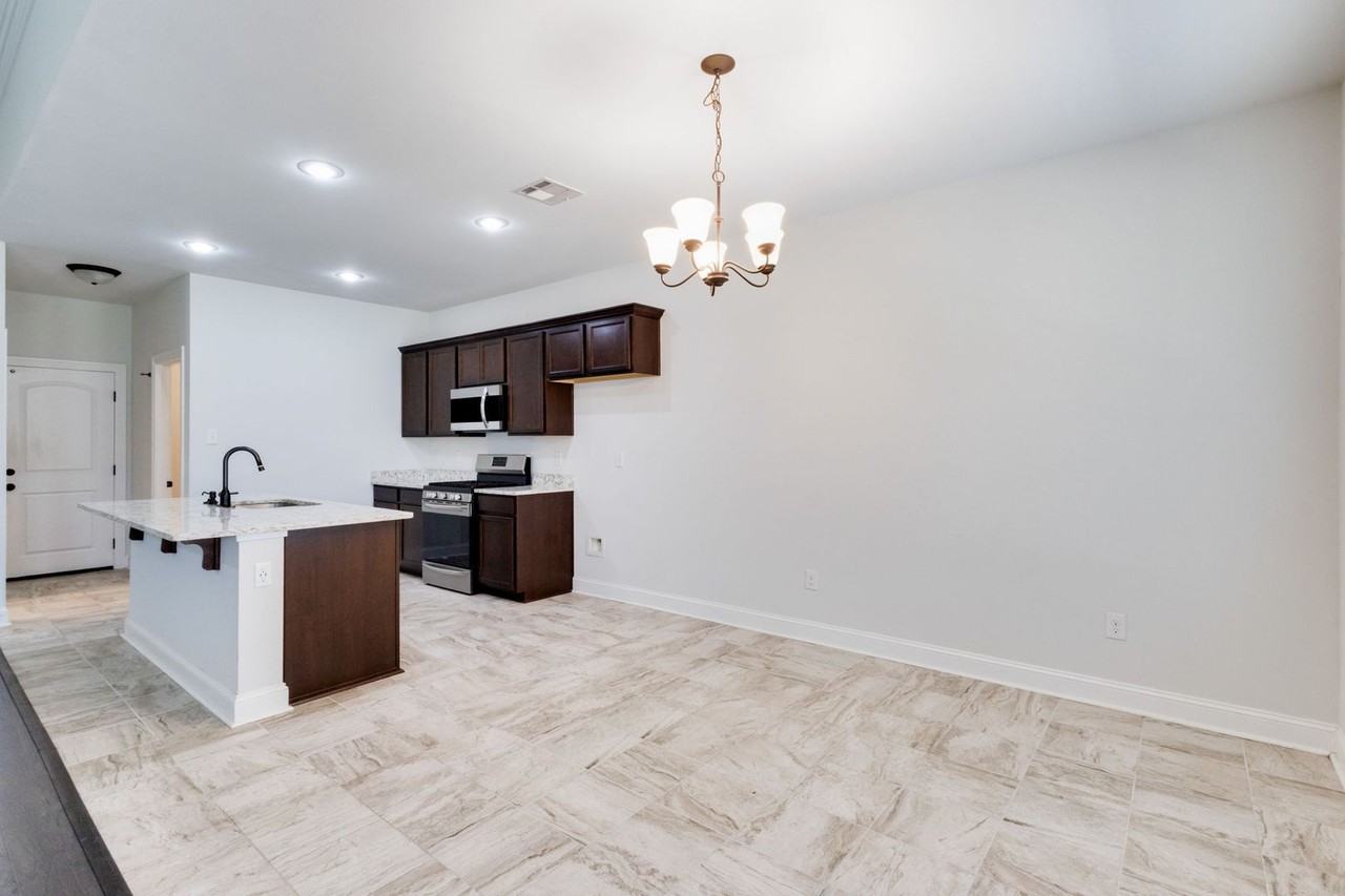 111 Bernay Ct - Photo 7 of 18