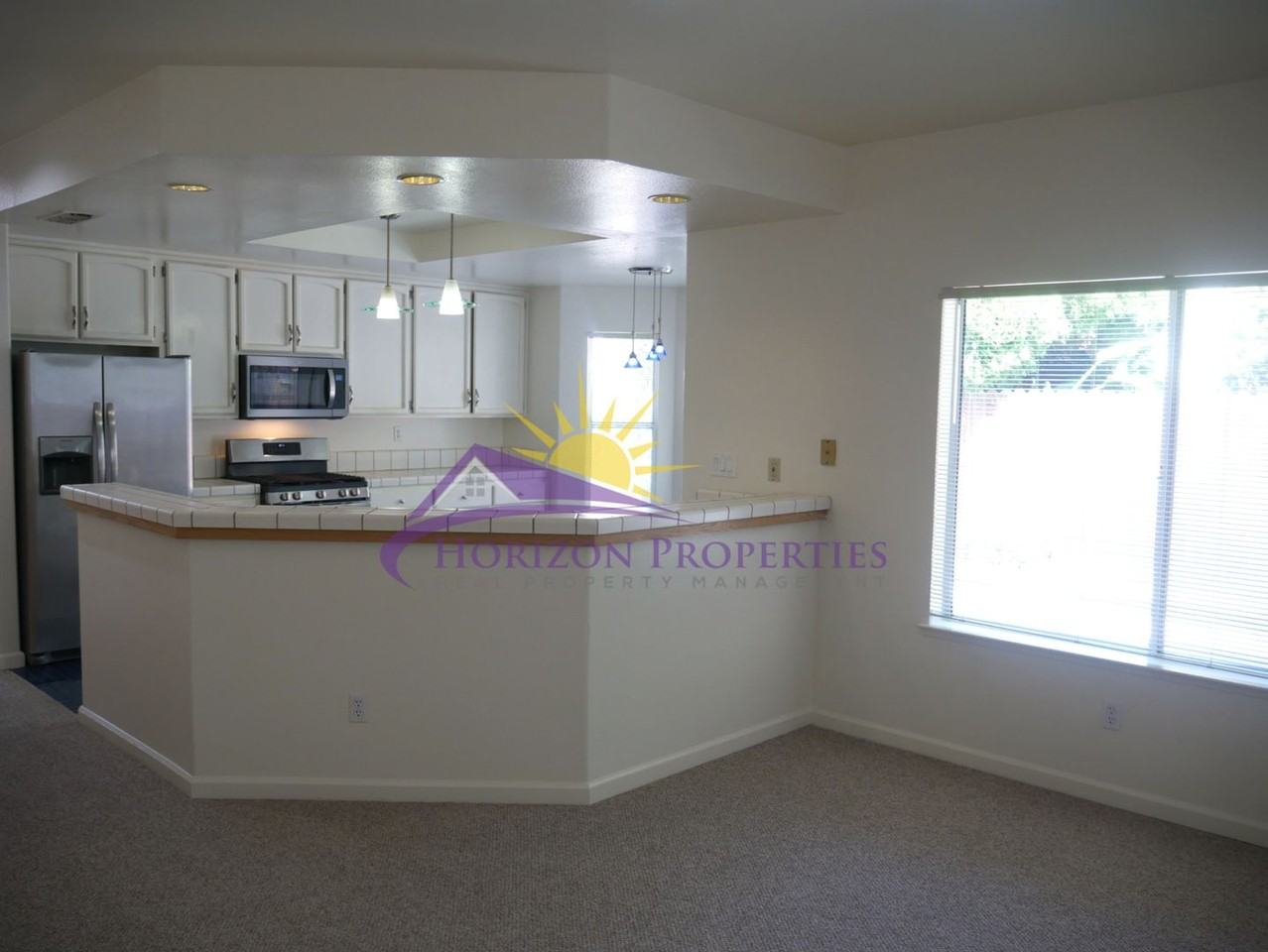 2801 Toronja Way - Photo 7 of 28