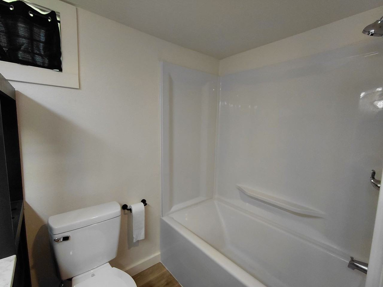 112 June St - Photo 2 of 31