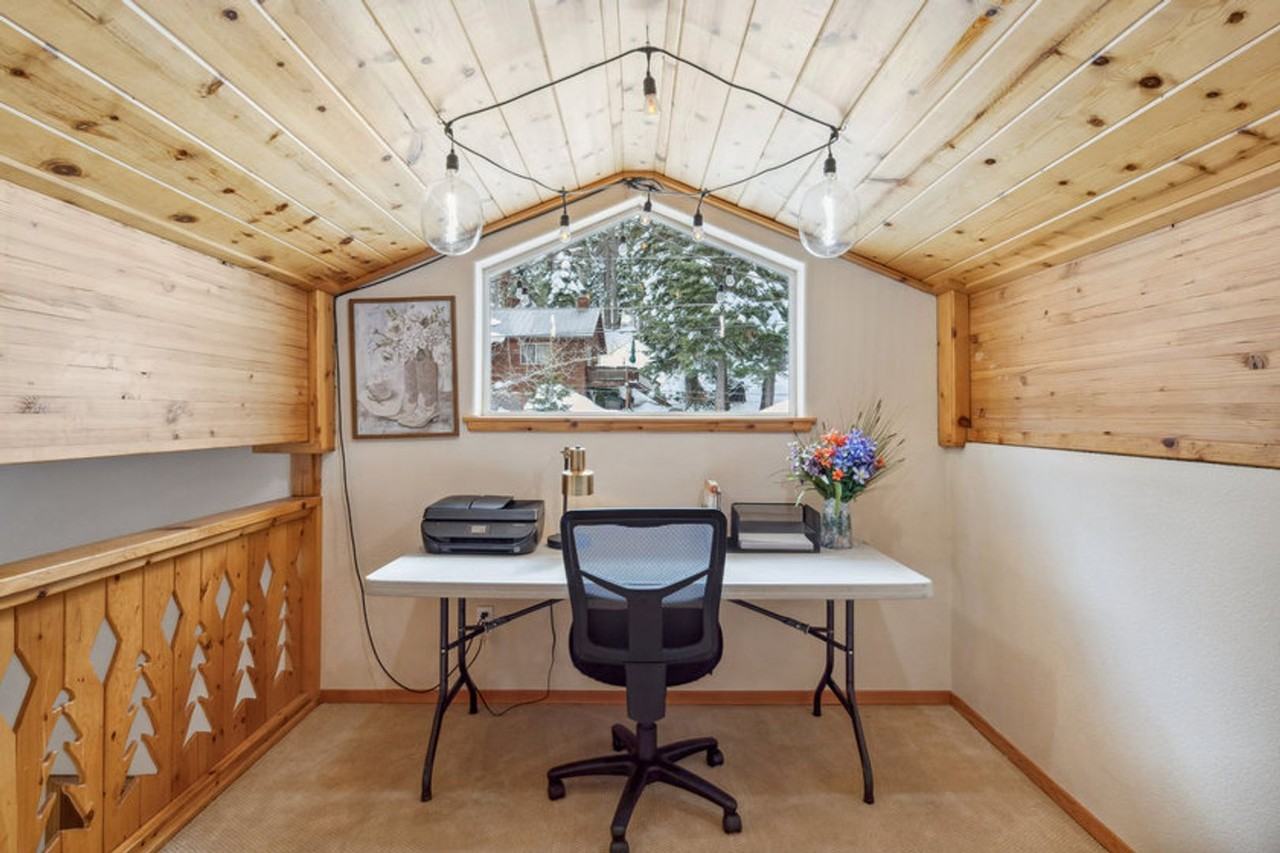 10694 Laurelwood Dr - Photo 7 of 20