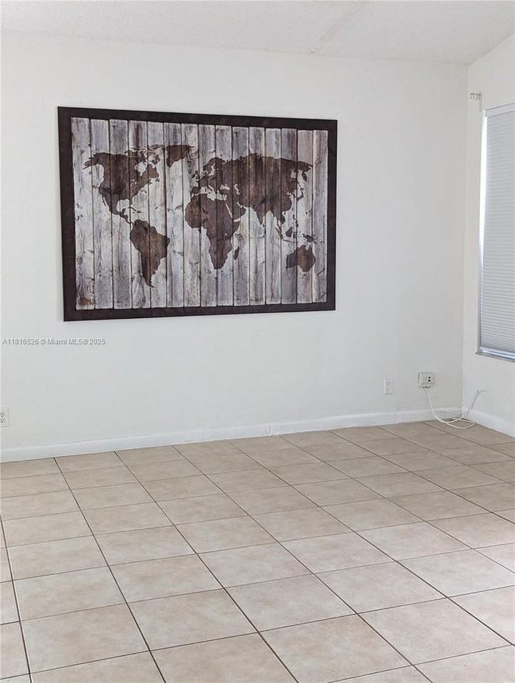 876 Sand Creek Cir - Photo 5 of 20