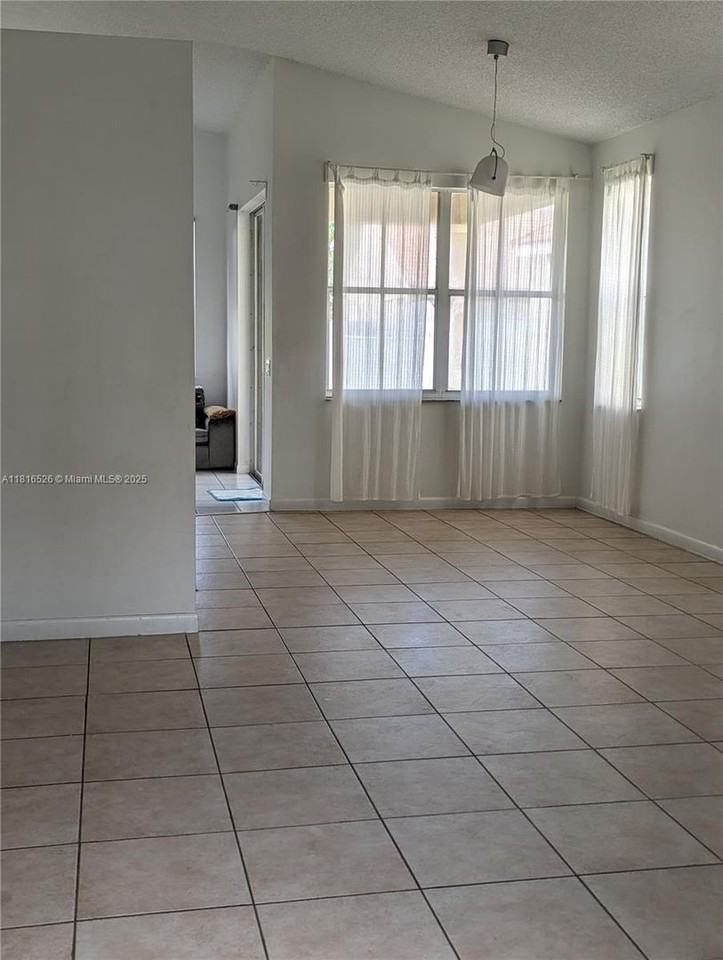 876 Sand Creek Cir - Photo 6 of 20