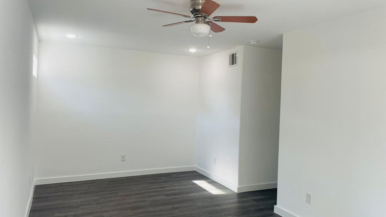 8414 Sandra St #A - Photo 6 of 14