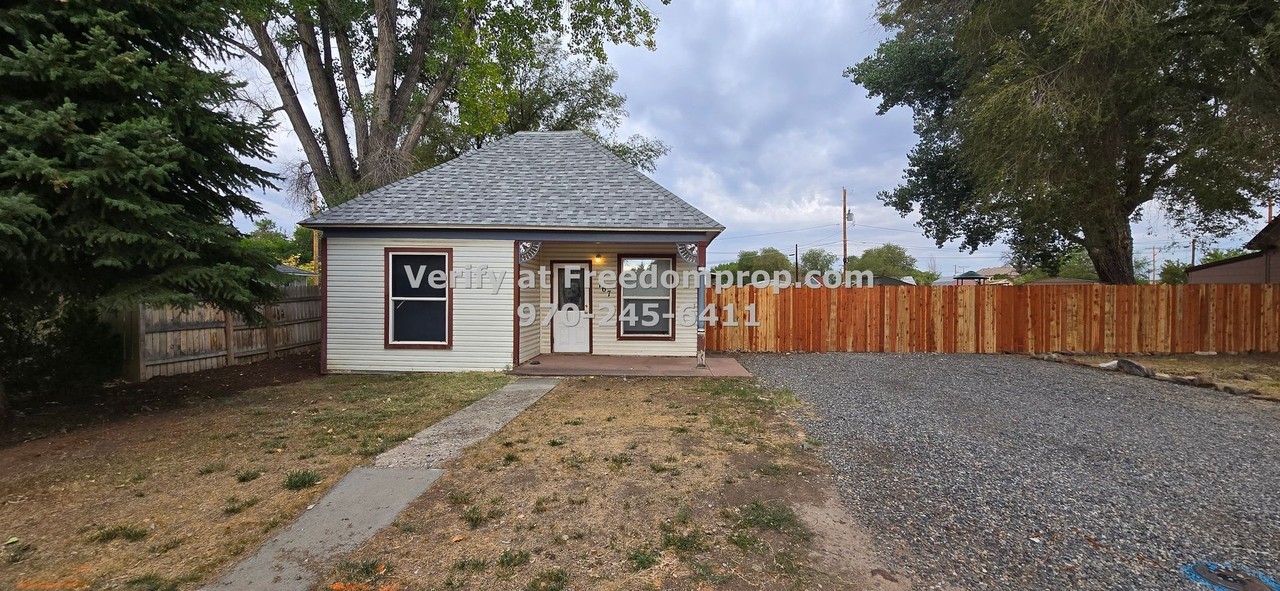 167 S Maple St - Photo 2 of 12