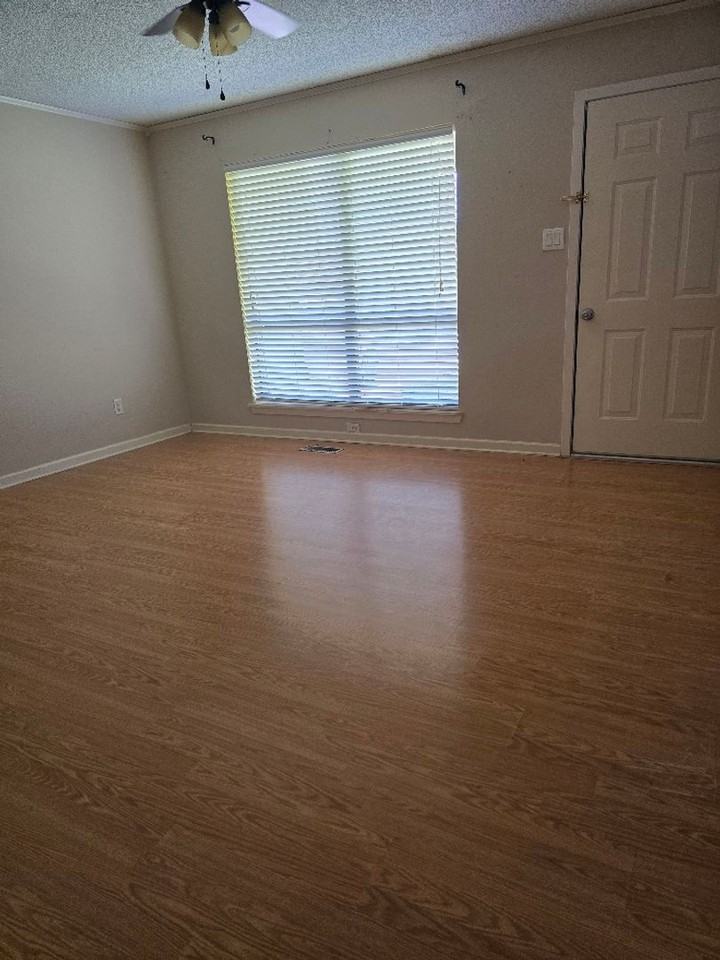 104 Ridgeview St - Photo 2 of 13