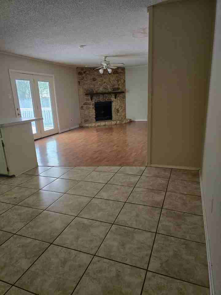 104 Ridgeview St - Photo 3 of 13