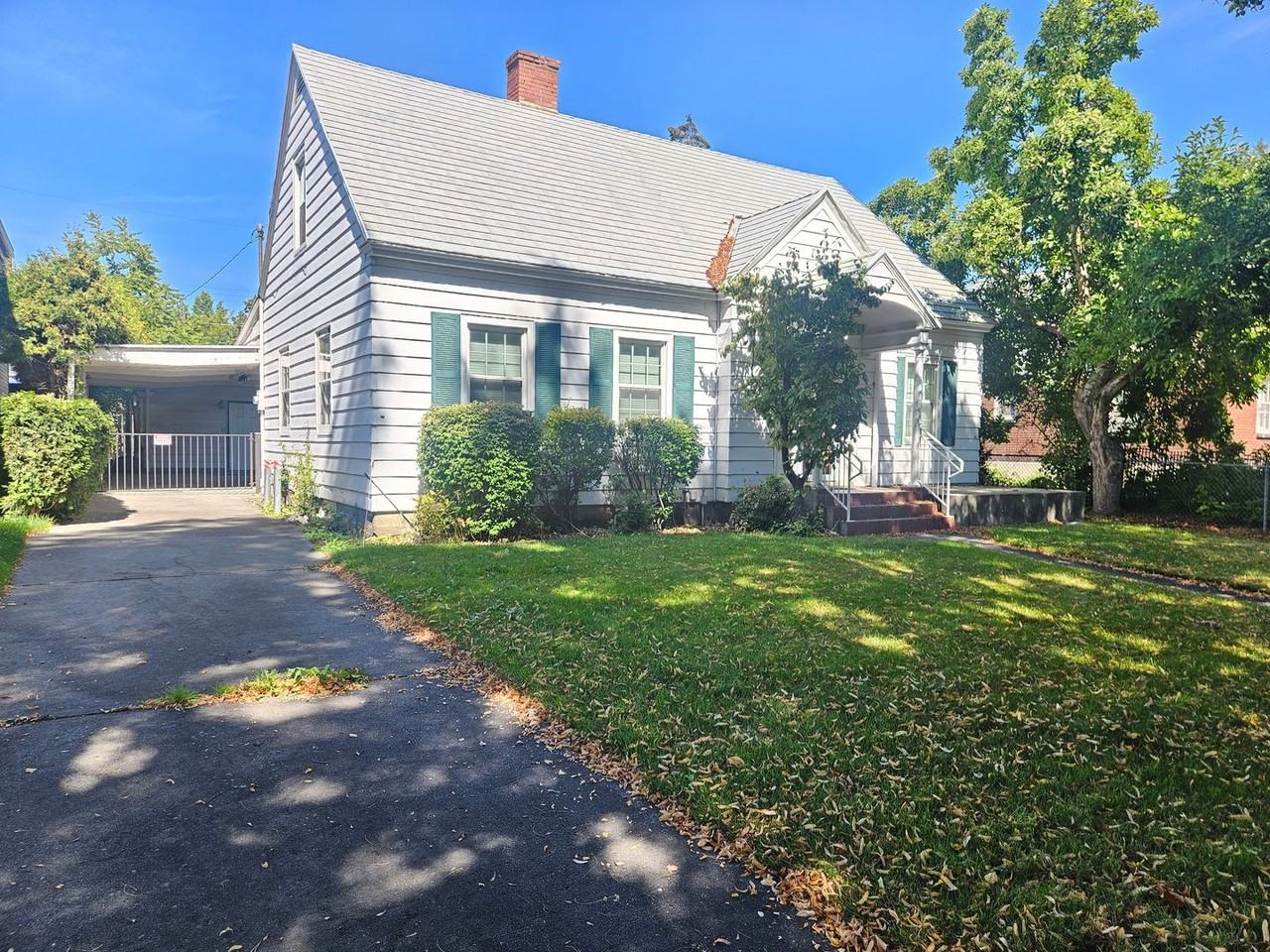 1017 E Sharp Ave - Photo 3 of 42