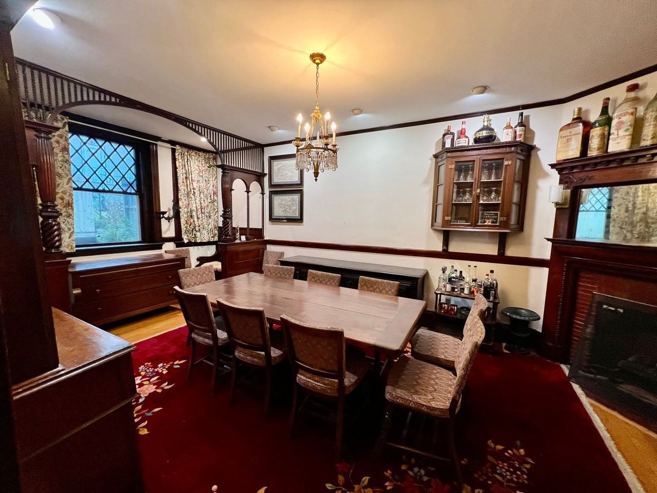 684 Washington St - Photo 4 of 19