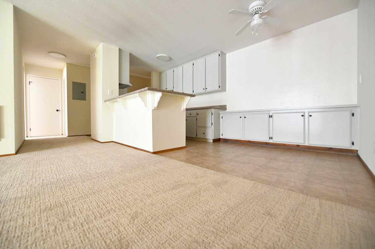 366 Staten Ave - Photo 2 of 17